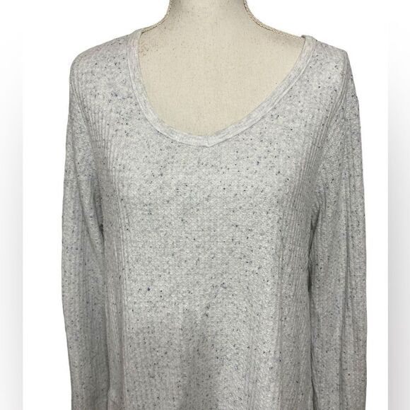 Koolaburra by UGG Women's Grey Sz Large Top Ruffled Edge Knit Sweater - Picture 2 of 5